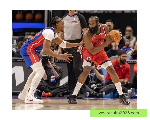 米切尔25分带领骑士复仇勇士锁定季后赛 哈登关键时刻19分助攻奠定胜局